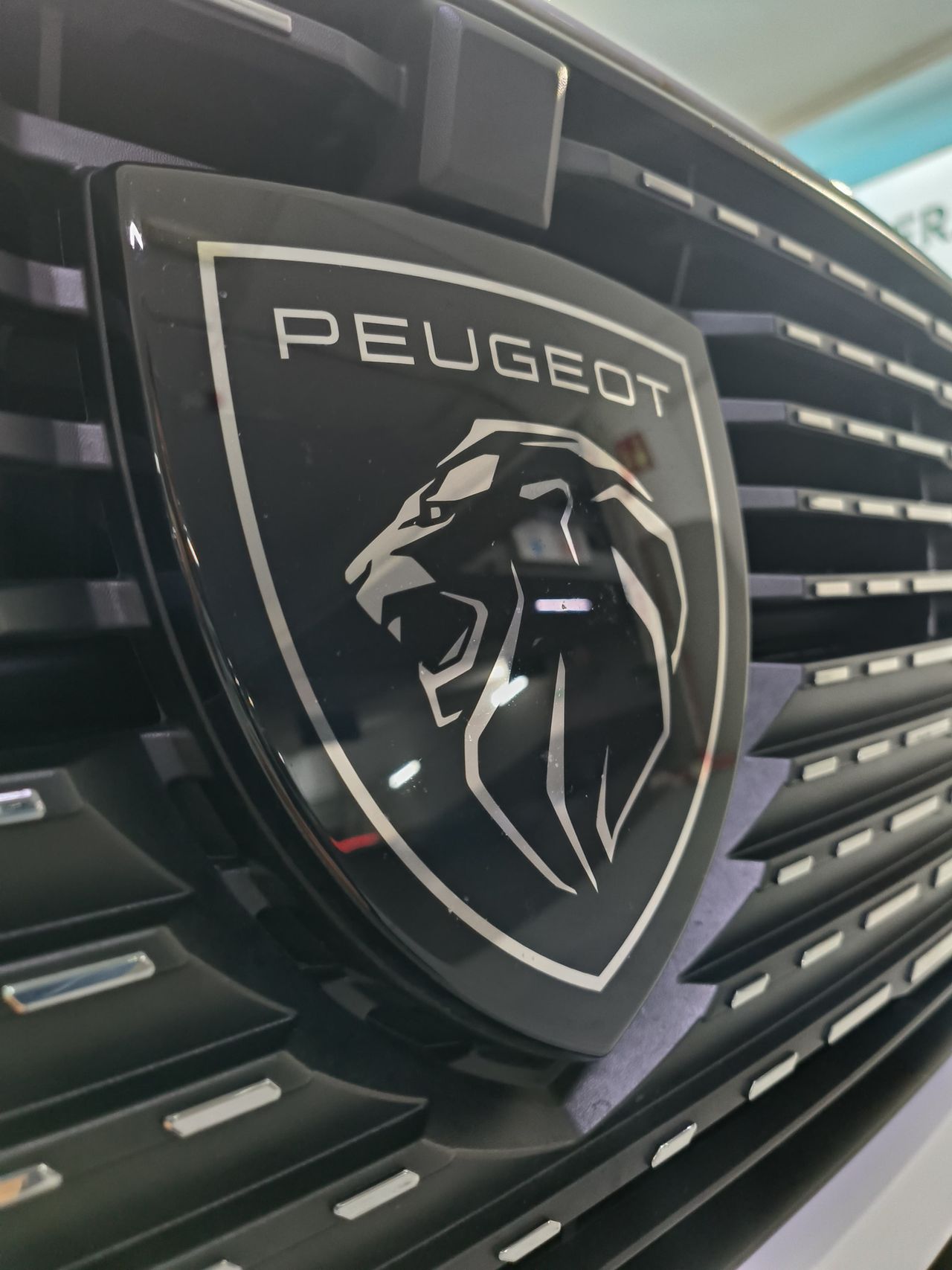 Peugeot 308 308 5P Allure Pack Hybrid 180 eEAT8 - Foto 2