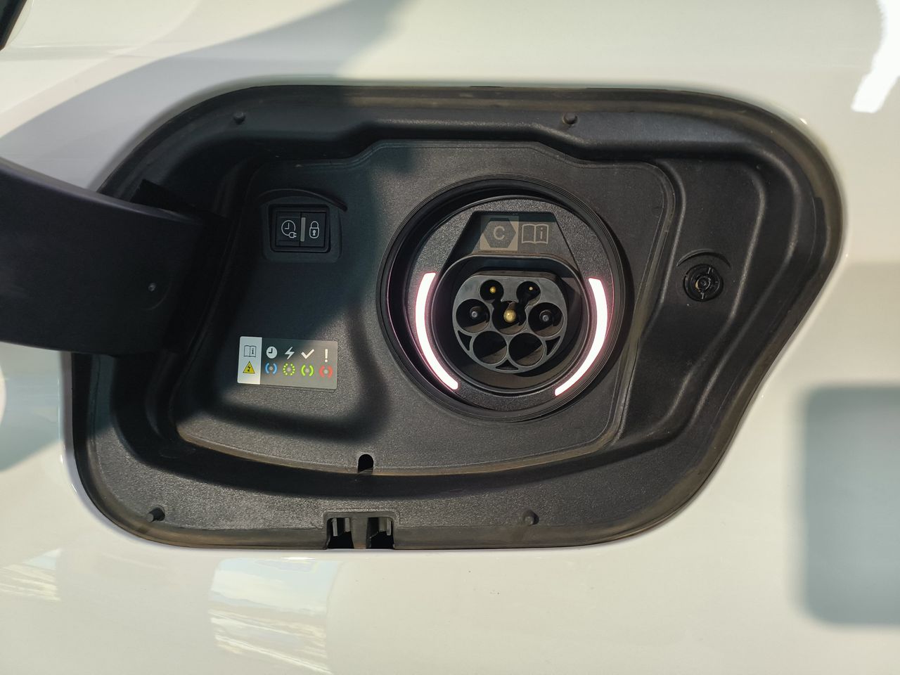 Peugeot 308 308 5P Allure Pack Hybrid 180 eEAT8 - Foto 2