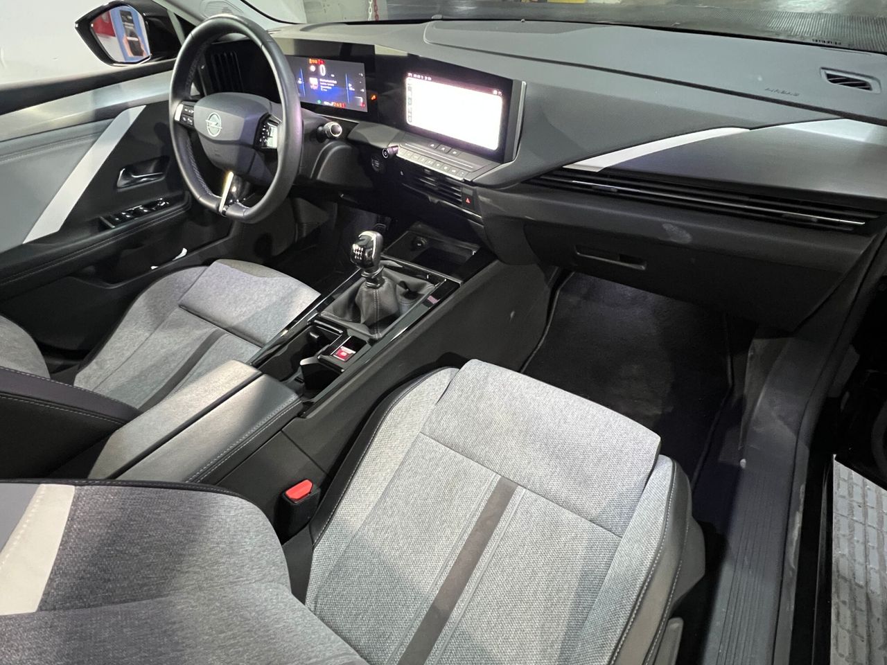 Opel Astra Elegance 1.2 Turbo 96 kW (130 CV) - Foto 2