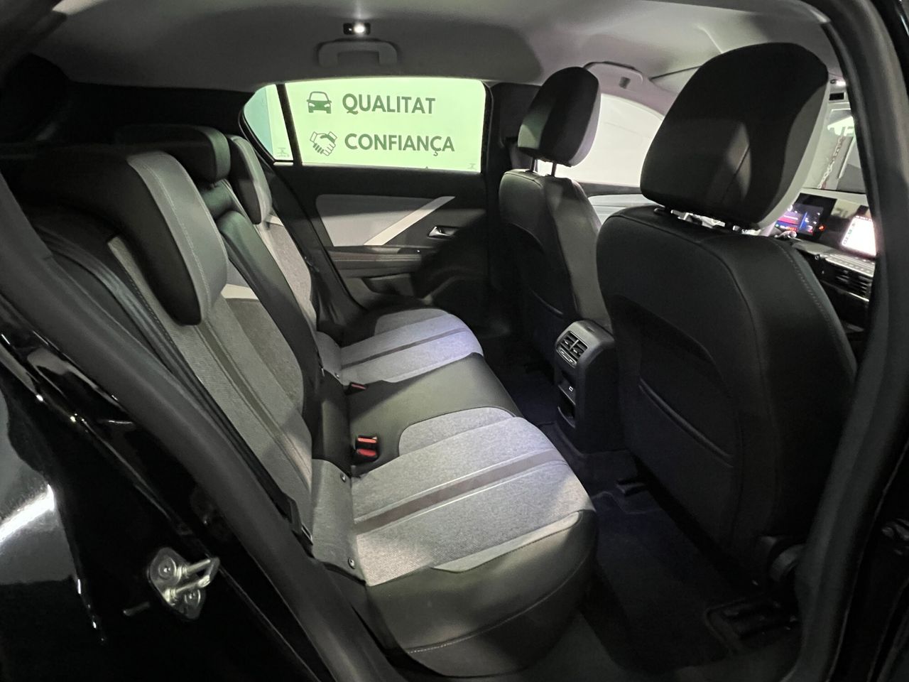 Opel Astra Elegance 1.2 Turbo 96 kW (130 CV) - Foto 2