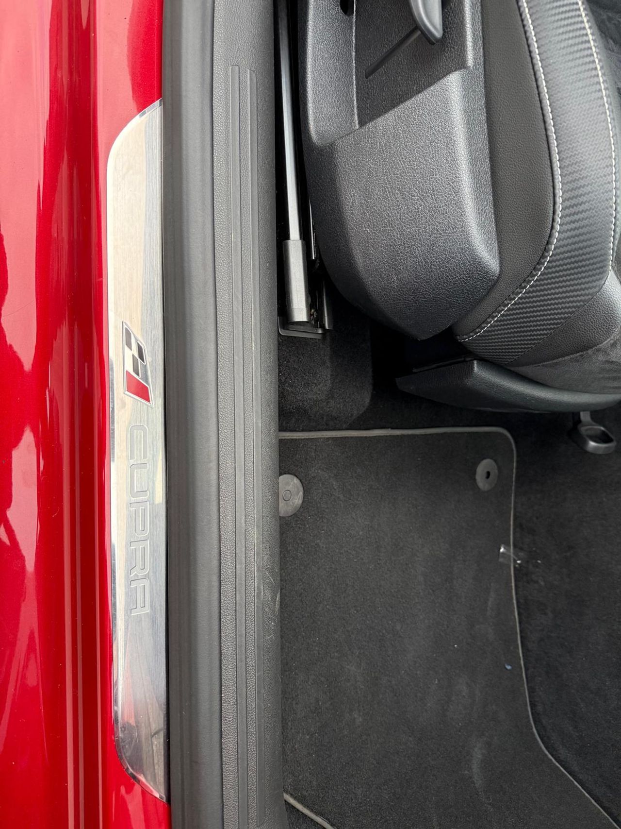 Seat Leon 2.0 TSI 221kW (300CV) DSG-6 St&Sp CUPRA - Foto 2