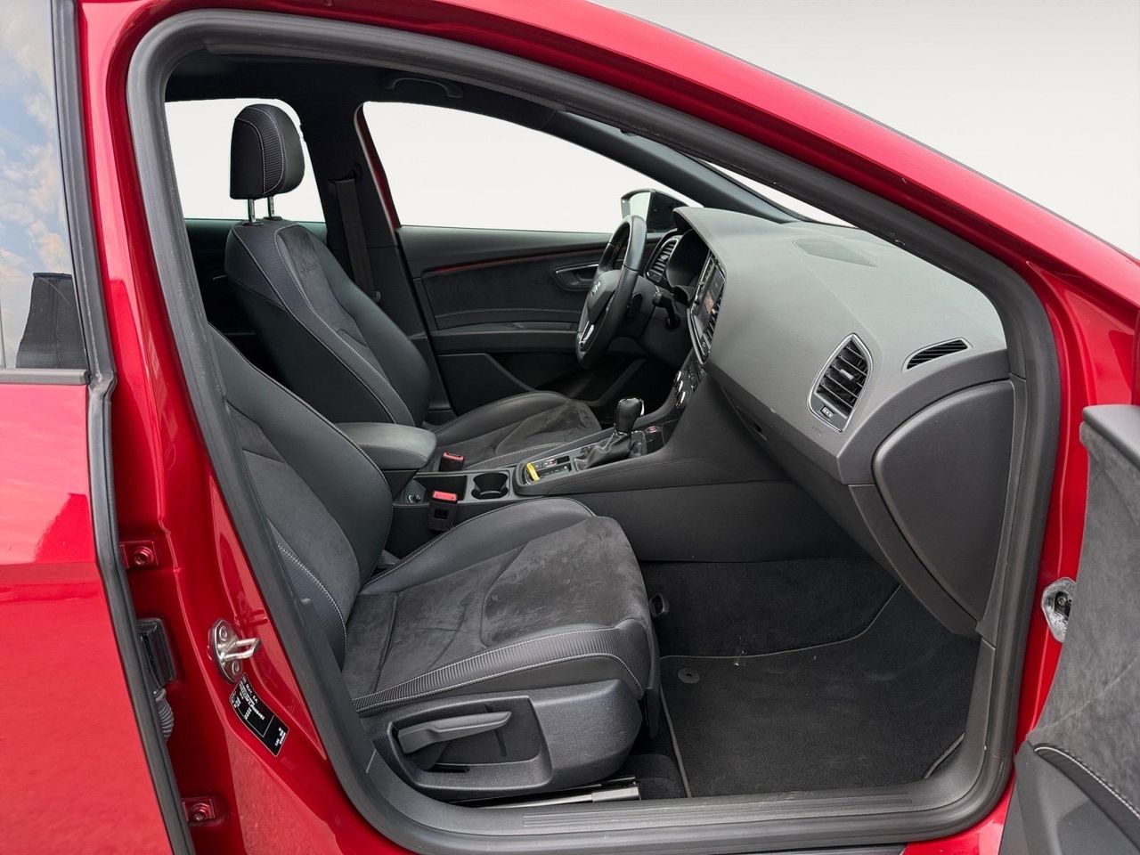 Seat Leon 2.0 TSI 221kW (300CV) DSG-6 St&Sp CUPRA - Foto 2