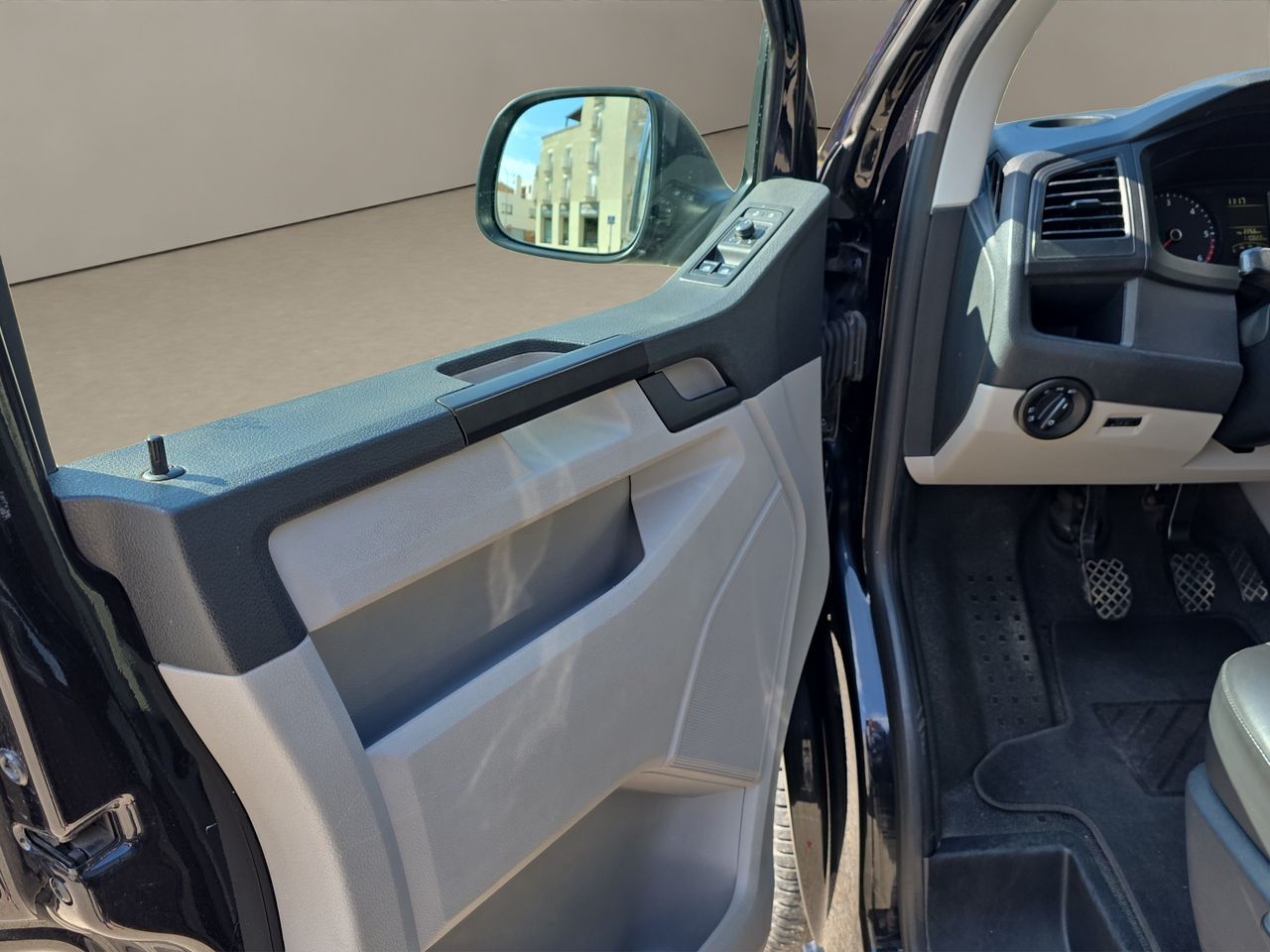 Volkswagen Caravelle Caravelle Corto 2.0 TDI 84kW (114CV) BMT - Foto 2