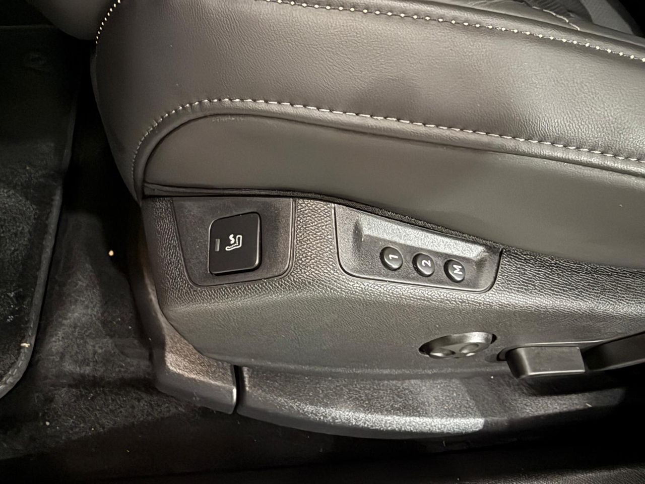 DS DS 7 Crossback 1.6 E-Tense 300 Louvre Auto 4WD - Foto 2