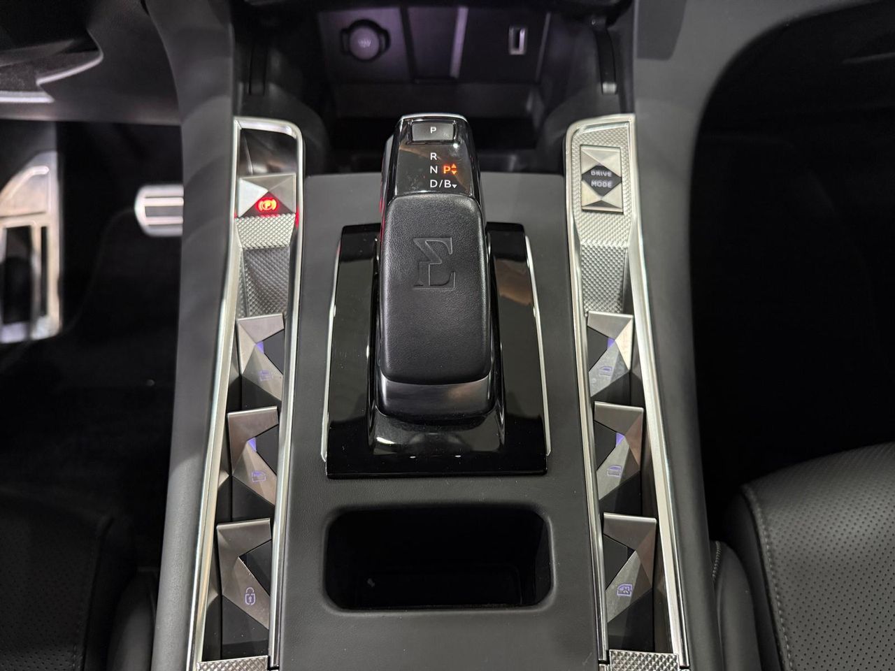 DS DS 7 Crossback 1.6 E-Tense 300 Louvre Auto 4WD - Foto 2