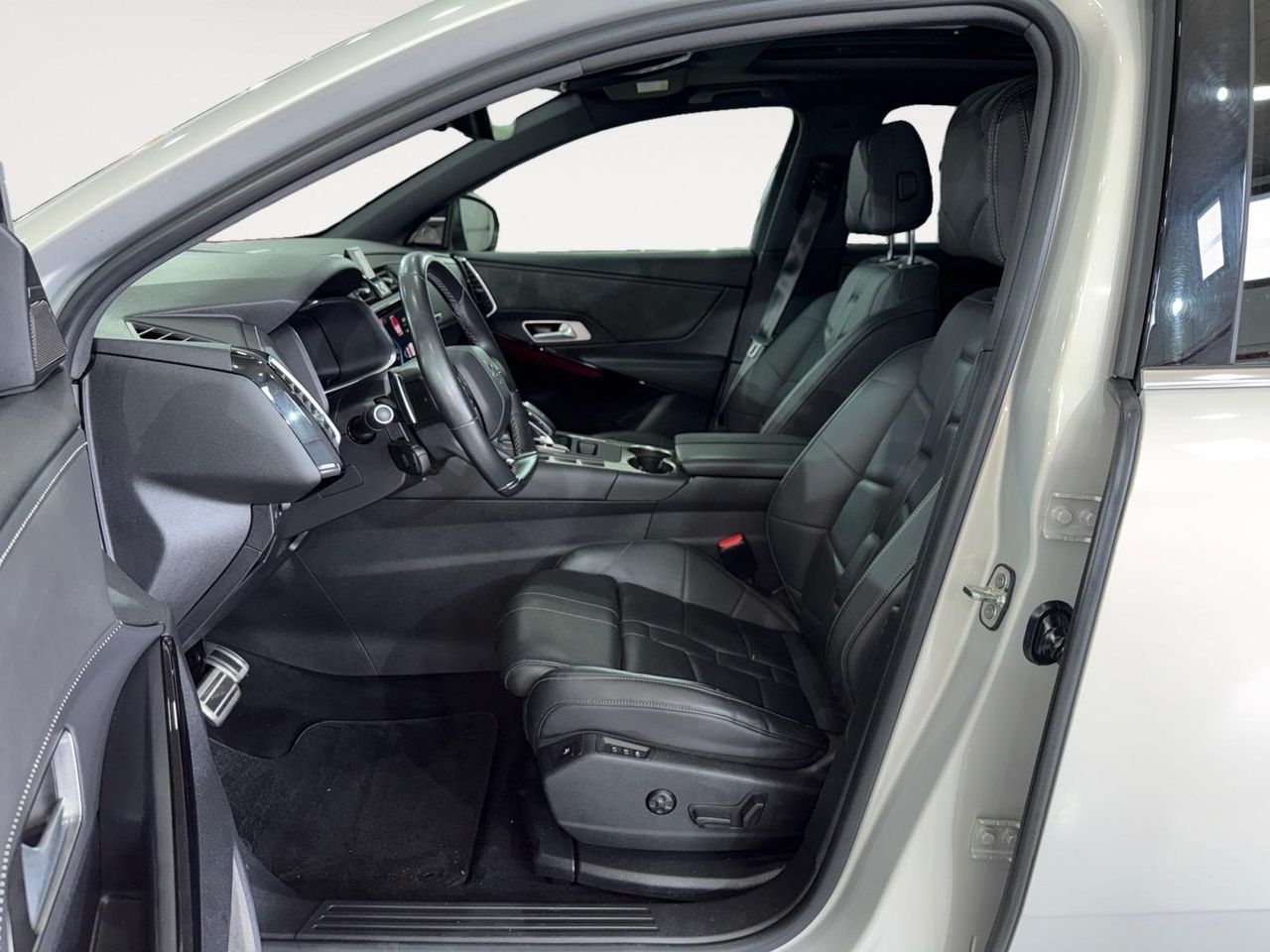 DS DS 7 Crossback 1.6 E-Tense 300 Louvre Auto 4WD - Foto 2