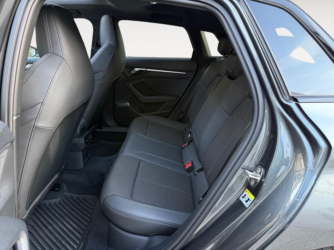 Audi A3 Sportback Black line 35 TFSI 110kW S tro - Foto 2