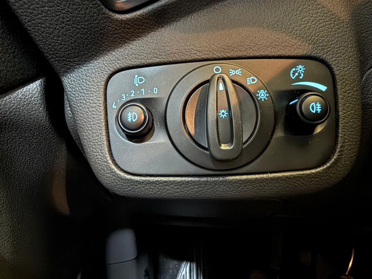 Ford C Max 1.0 EcoBoost 92kW (125CV) Titanium - Foto 2