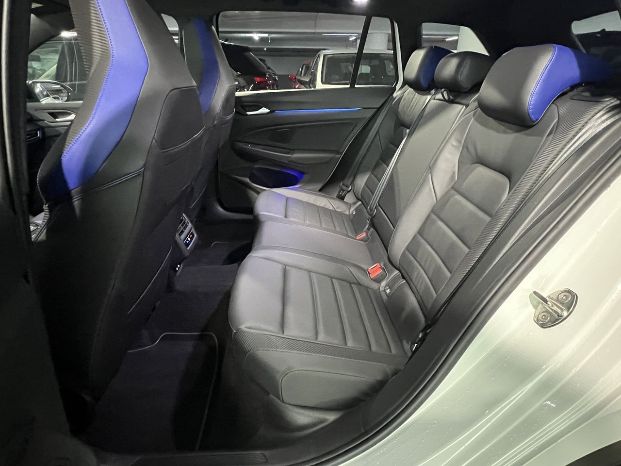 Volkswagen Golf 1.5 Tsi R-Line 4 Motion 320cv. - Foto 2