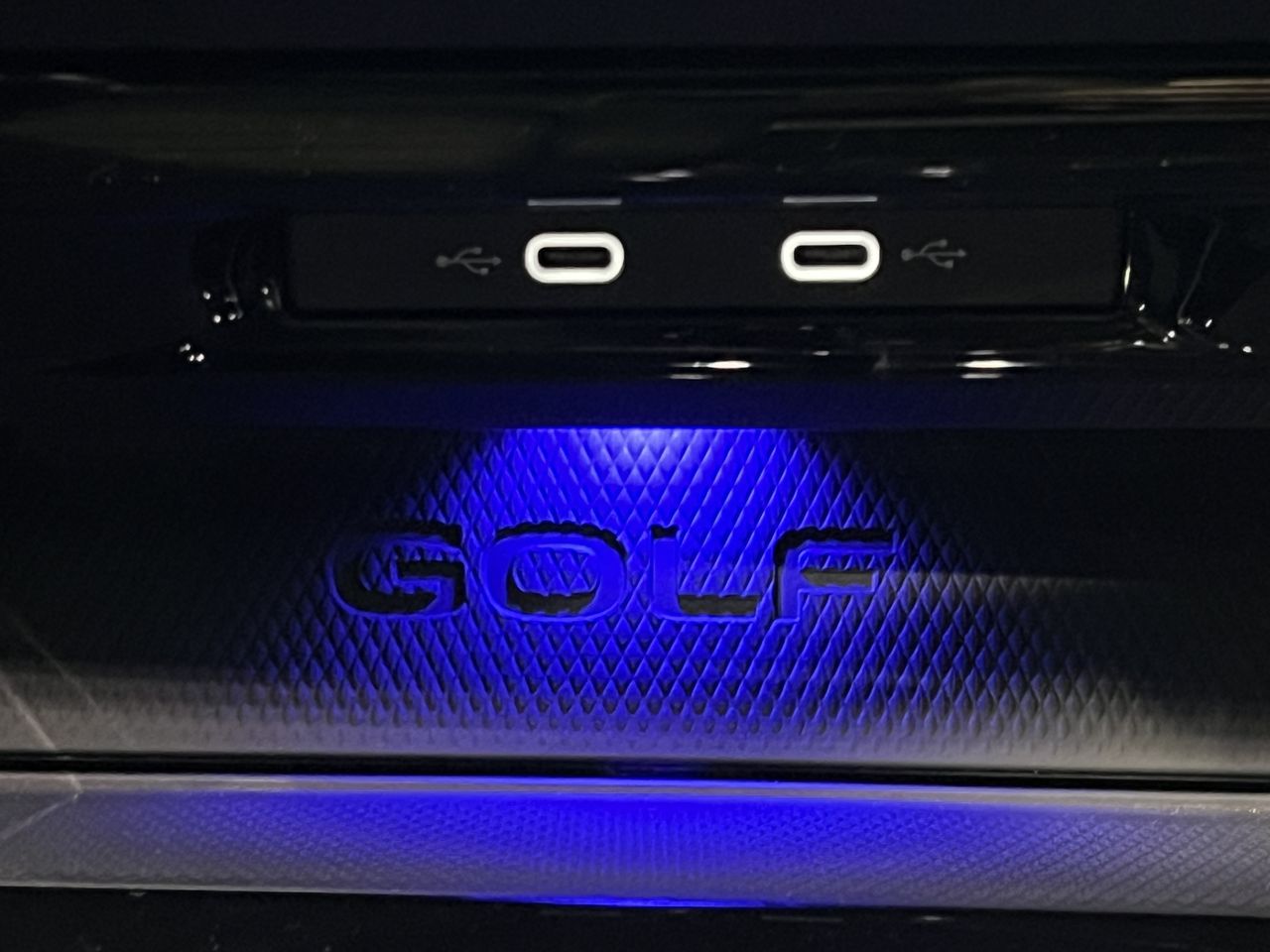 Volkswagen Golf 1.5 Tsi R-Line 4 Motion 320cv. - Foto 2