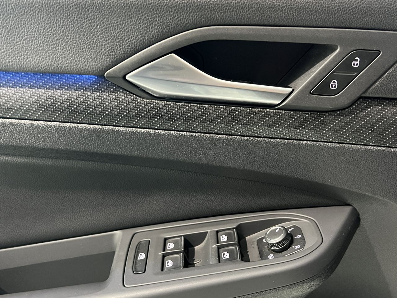 Volkswagen Golf 1.5 Tsi R-Line 4 Motion 320cv. - Foto 2