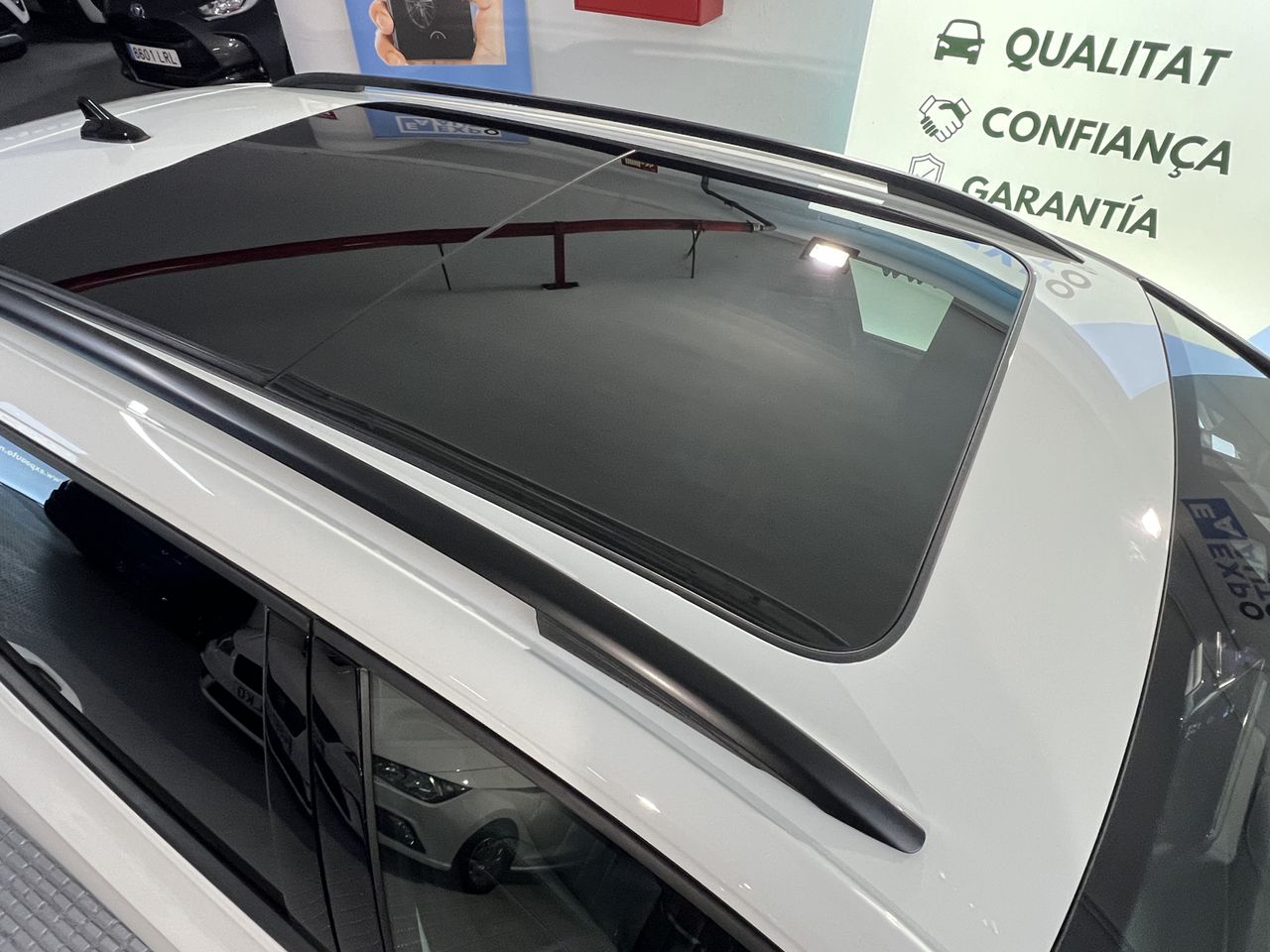 Volkswagen Golf 1.5 Tsi R-Line 4 Motion 320cv. - Foto 2