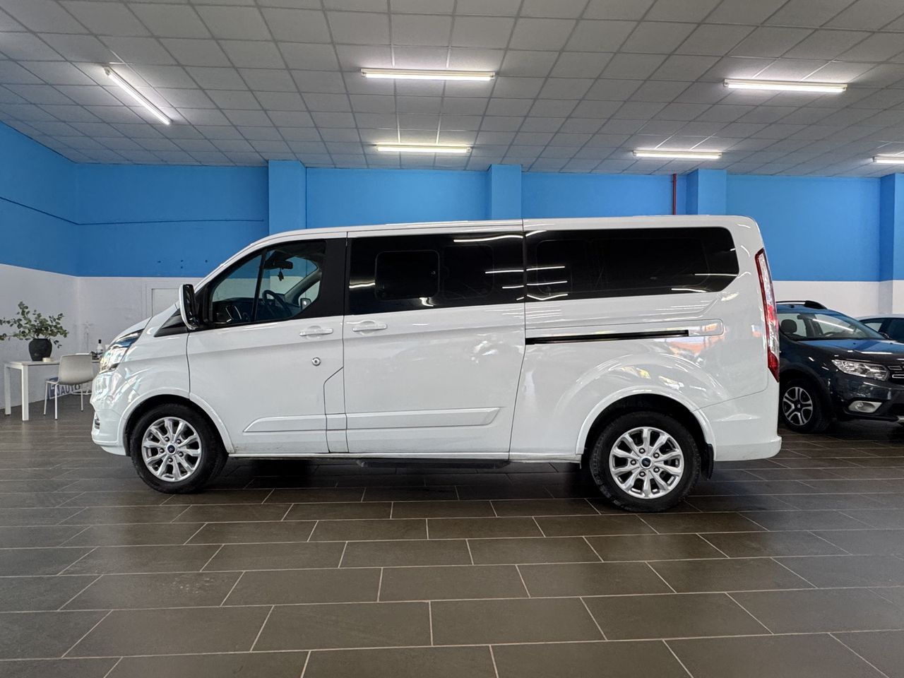 Ford Tourneo Custom Grand  Active 2.0 EcoBlue 136 kW (185 CV) Hybrid - Foto 4