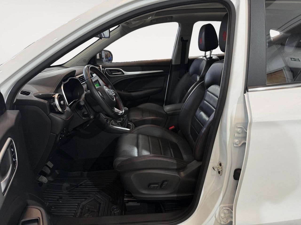 MG ZS 1.0T Luxury - Foto 4