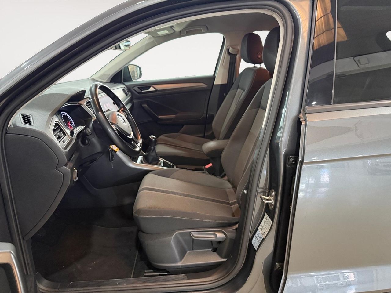 Volkswagen T-Roc Advance 1.6 TDI 85kW (115CV) - Foto 4
