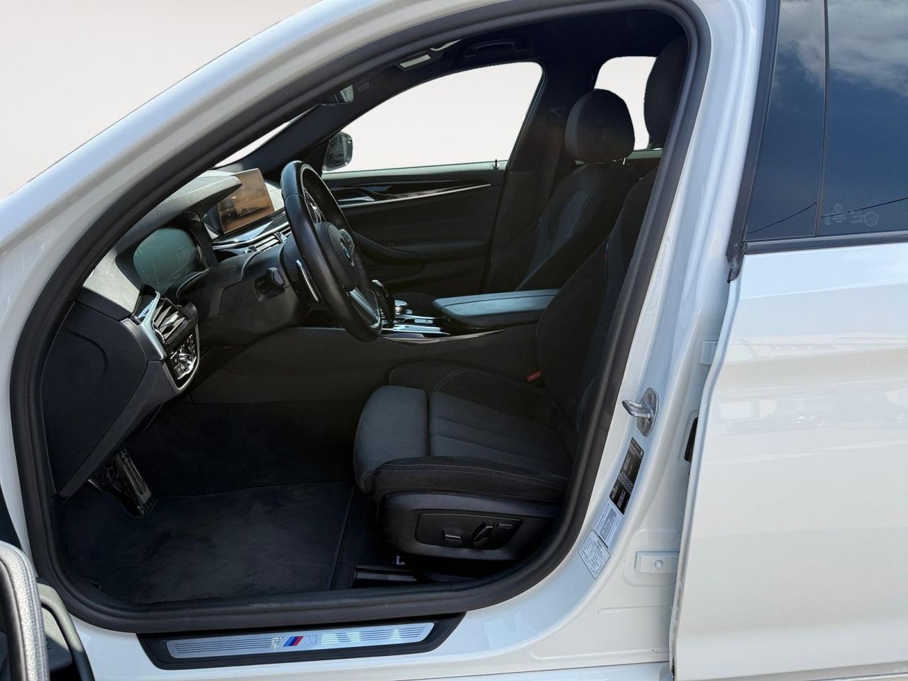 BMW Serie 5 520iA - Foto 5