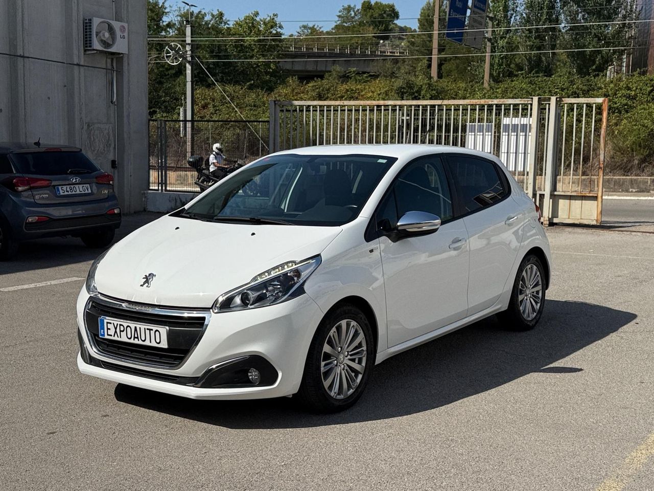 Peugeot 208 5P STYLE 1.6 BlueHDi 55KW (75CV) - Foto 3