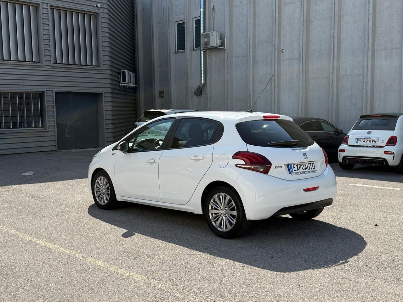 Peugeot 208 5P STYLE 1.6 BlueHDi 55KW (75CV) - Foto 4