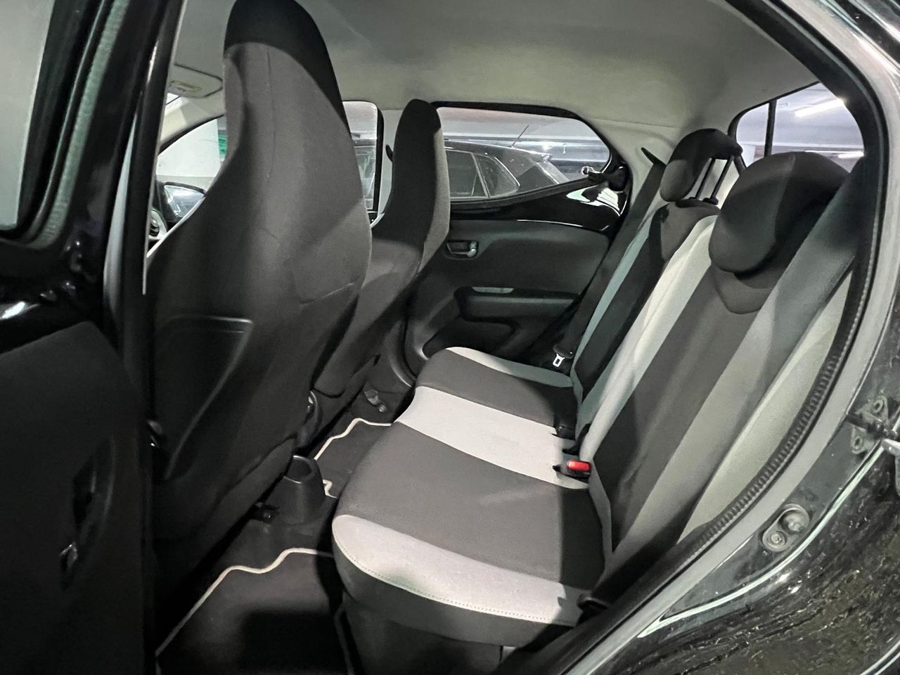Toyota Aygo 1.0 70 x-play - Foto 6