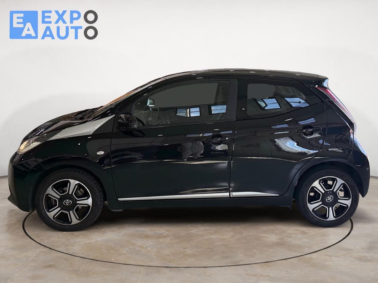 Toyota Aygo 1.0 70 x-play - Foto 5