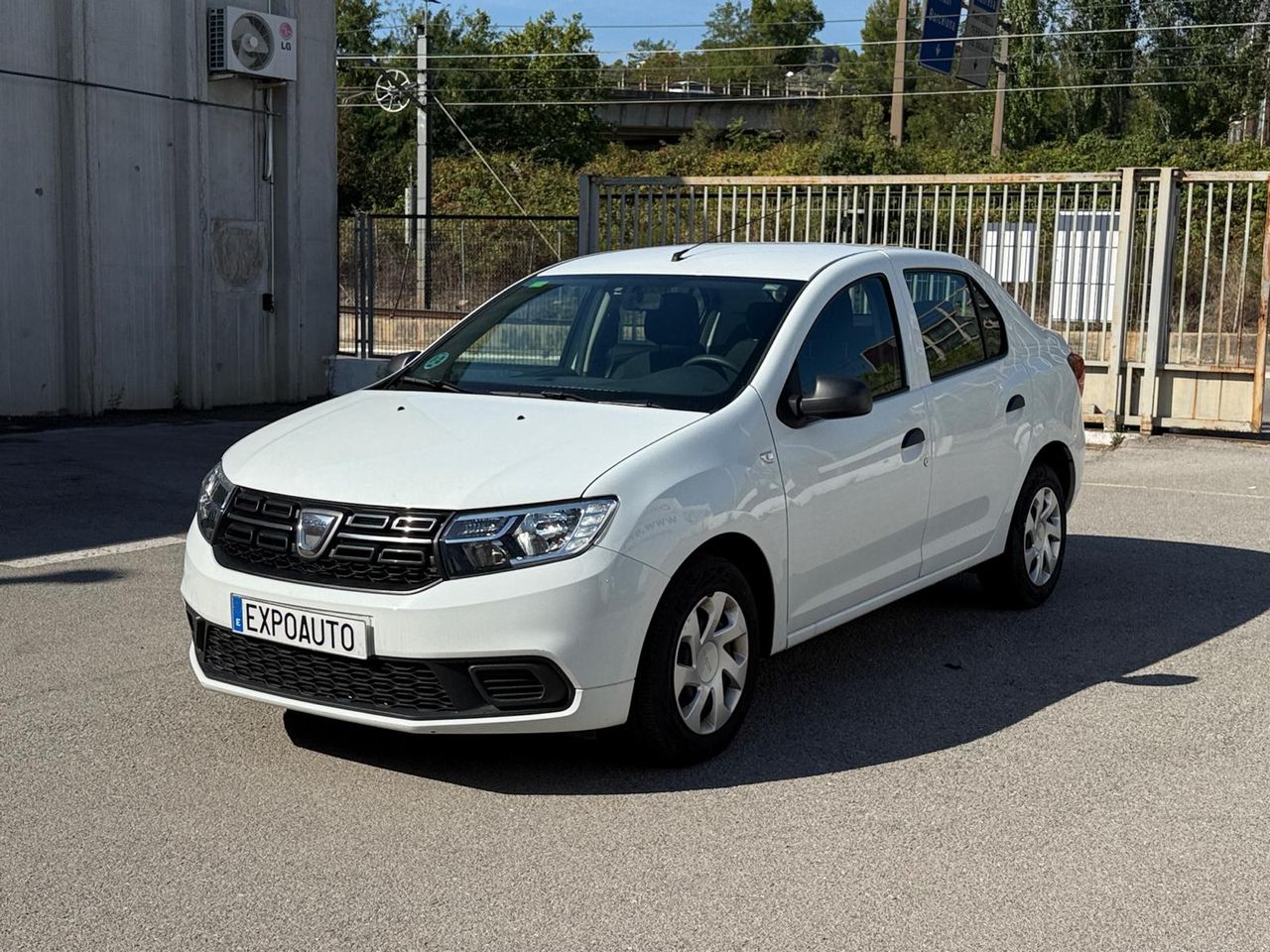 Dacia Logan Essential 1.0 55kW (75CV) - Foto 4