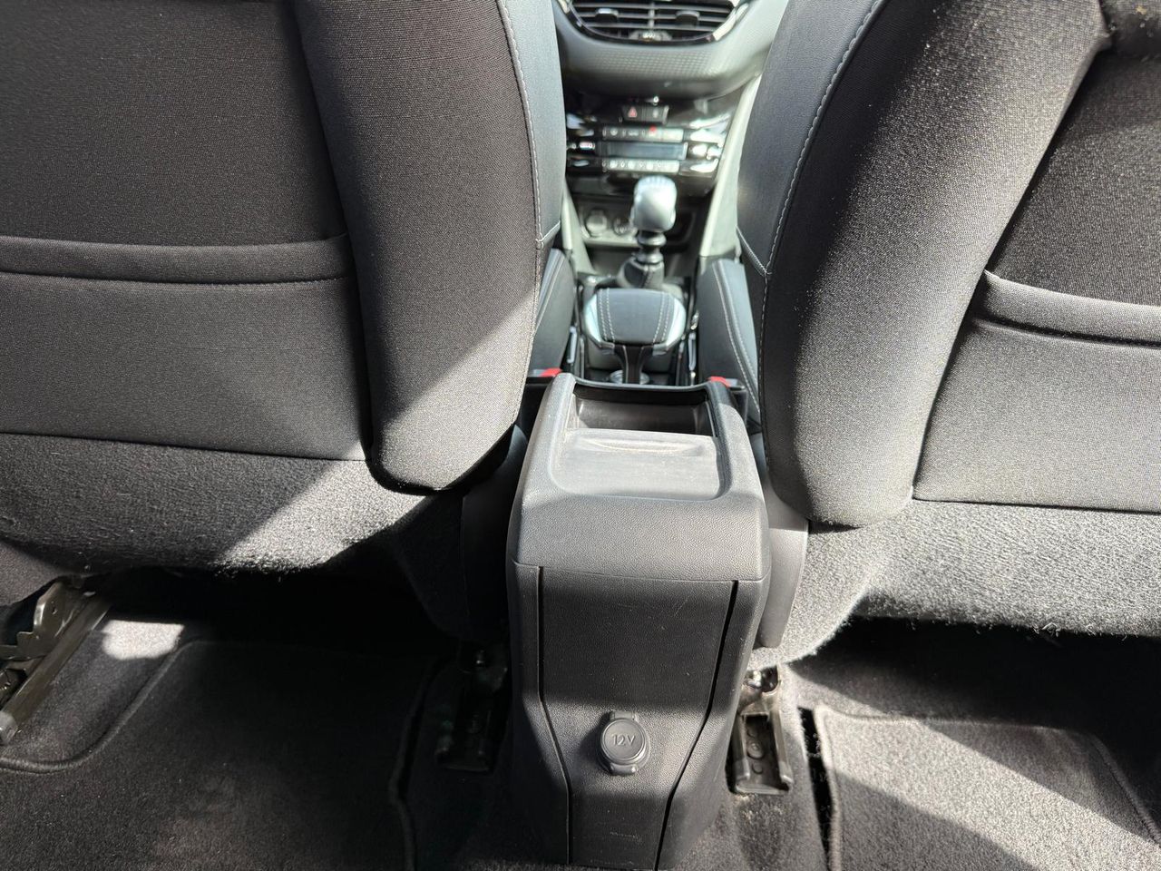 Peugeot 2008 Allure 1.6 BlueHDi 88KW (120CV) S&S - Foto 5