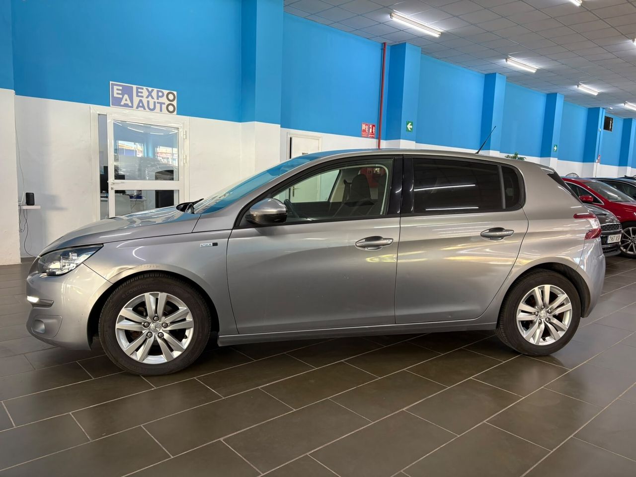 Peugeot 308 SW Active 1.6 BlueHDi 73KW (100CV) - Foto 4