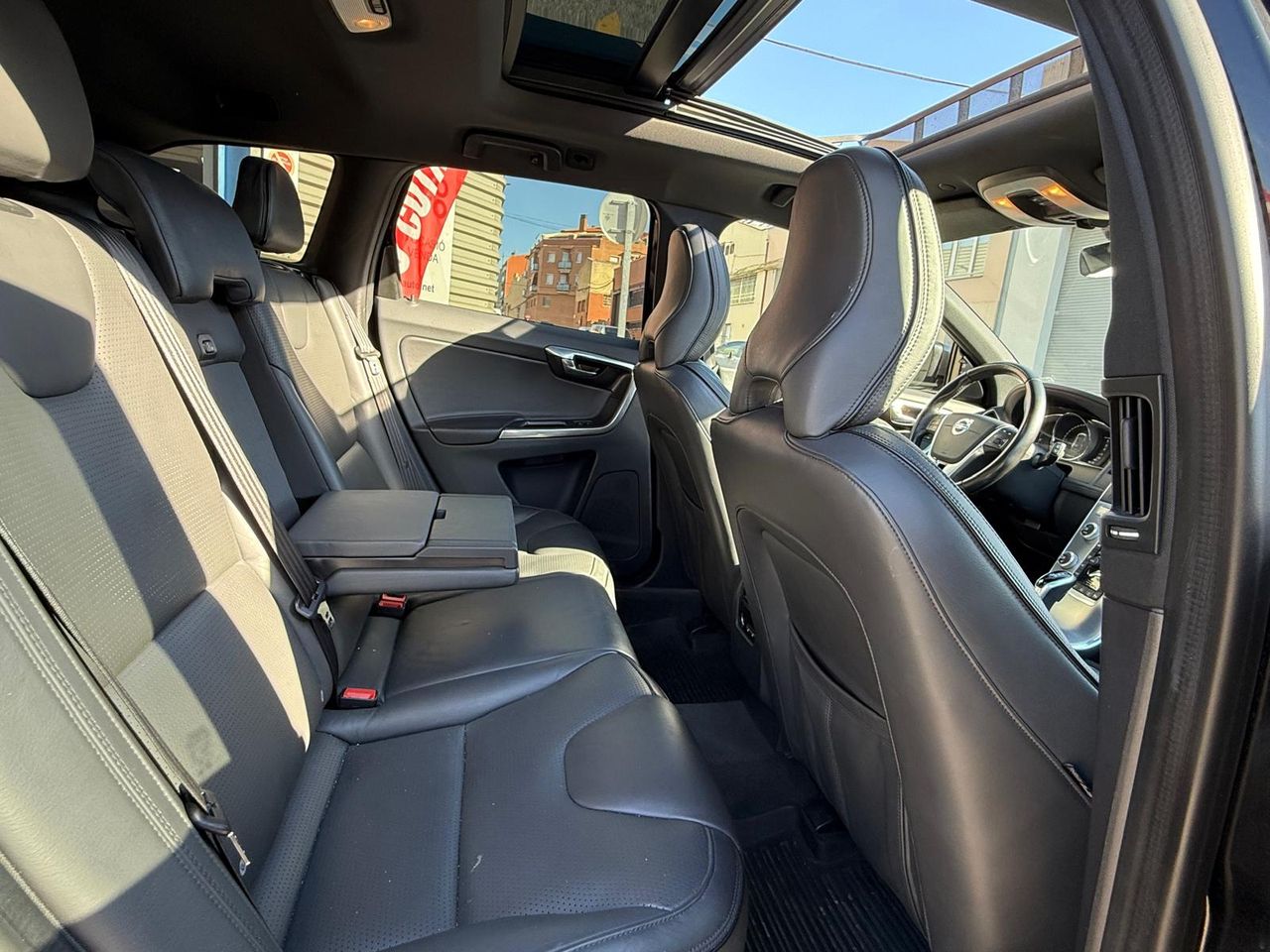 Volvo XC60 2.4 D4 AWD Momentum Auto - Foto 5