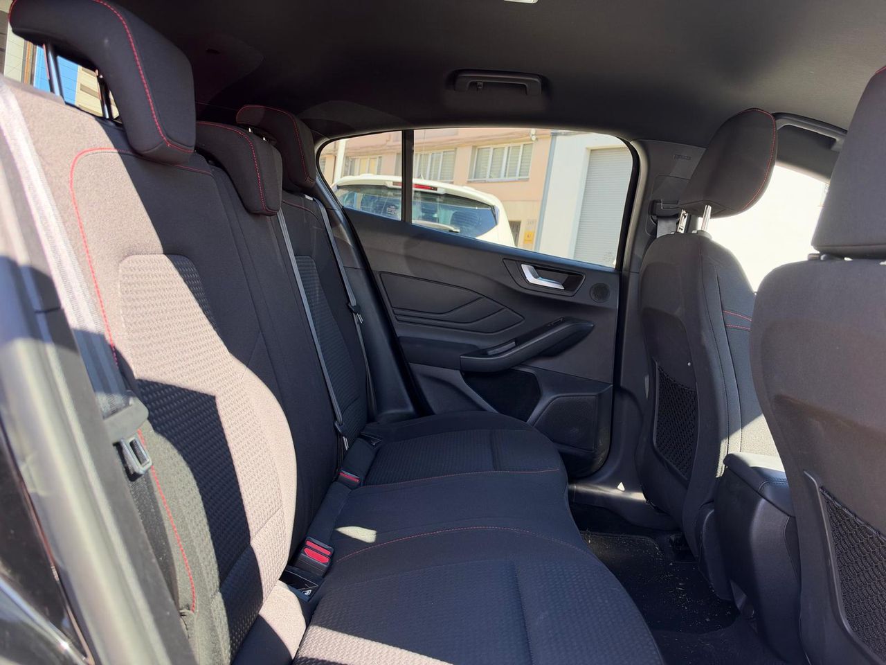 Ford Focus 1.0 Ecoboost MHEV 92kW ST-Line - Foto 5