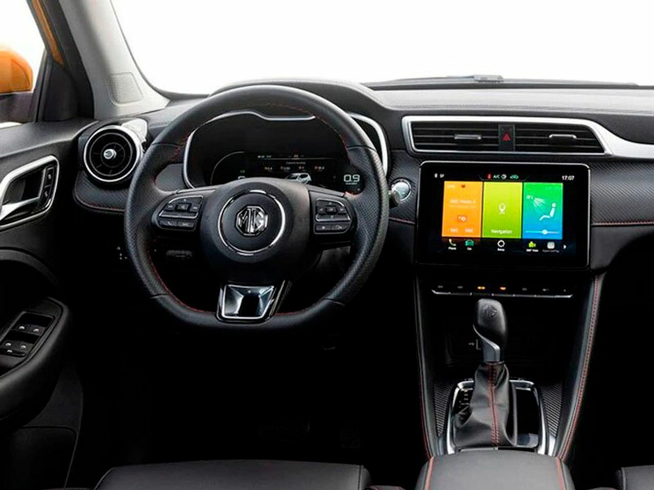 mg zs 2025 / foto grande (2)