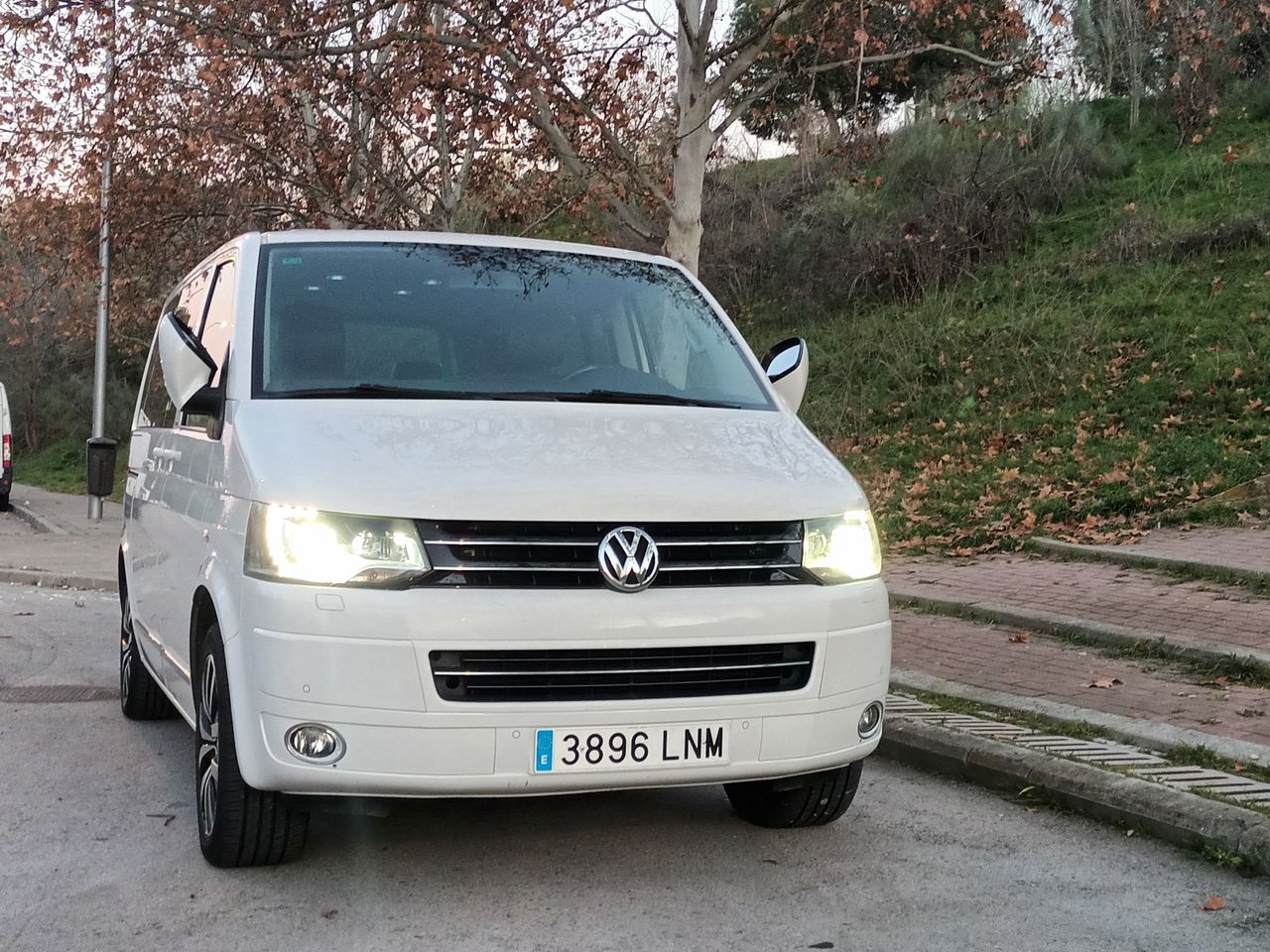 Volkswagen multivan 2024 5 puertas  de segunda mano - volkswagen multivan 2014 /