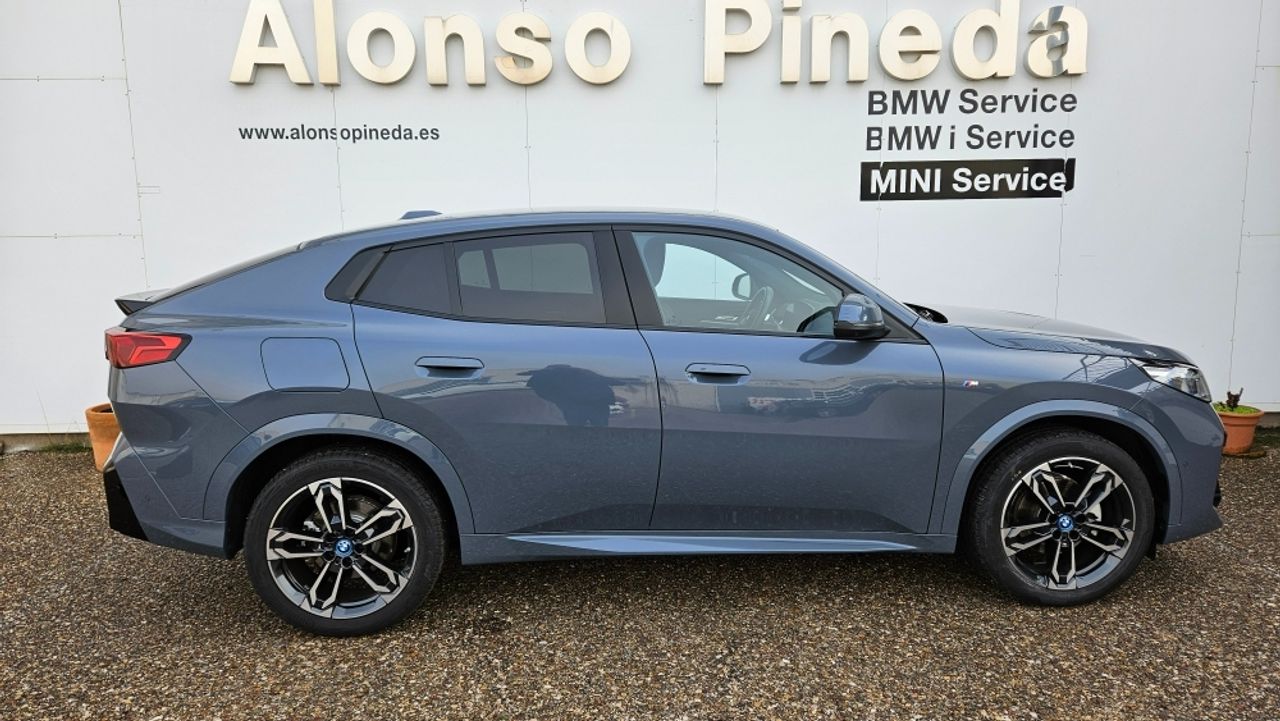 BMW iX2 20 eDrive M Sport - foto 5