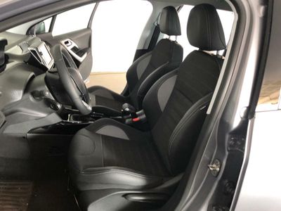 Peugeot 2008 1.2 PURETECH 130 cv ALLURE 5P