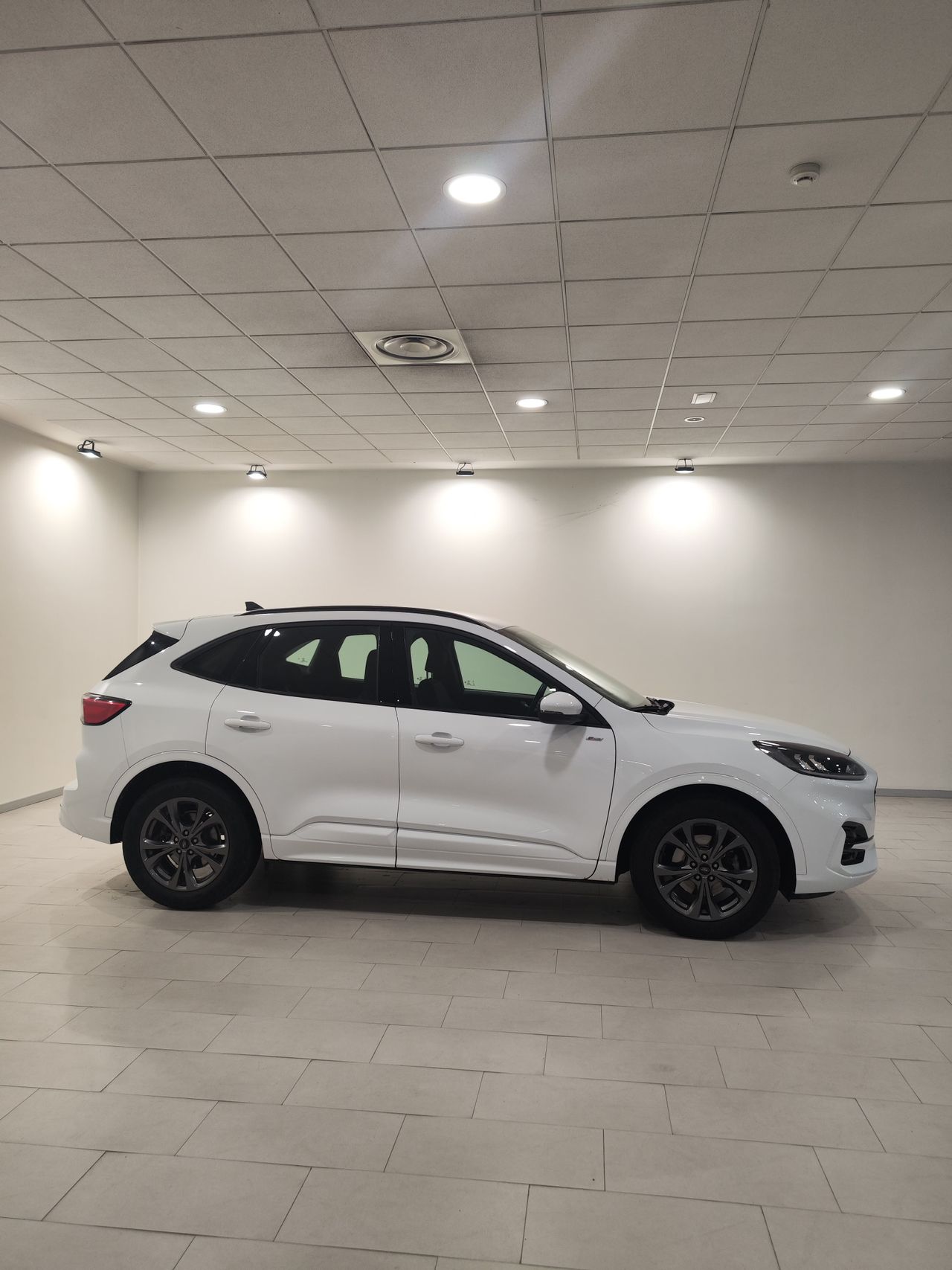ford kuga 2023 / foto grande (2)