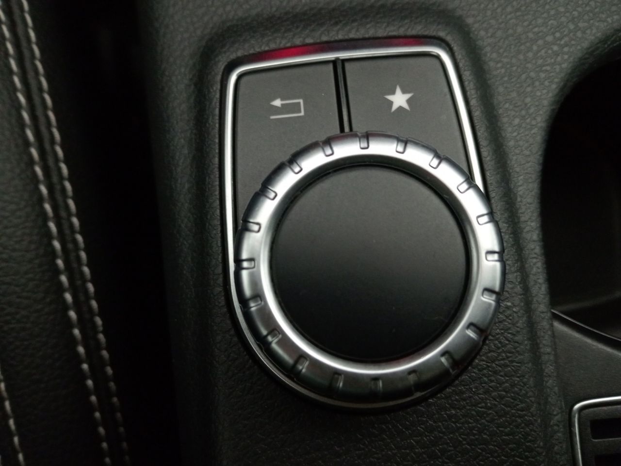 Mercedes GLA GLA 180 - foto 11