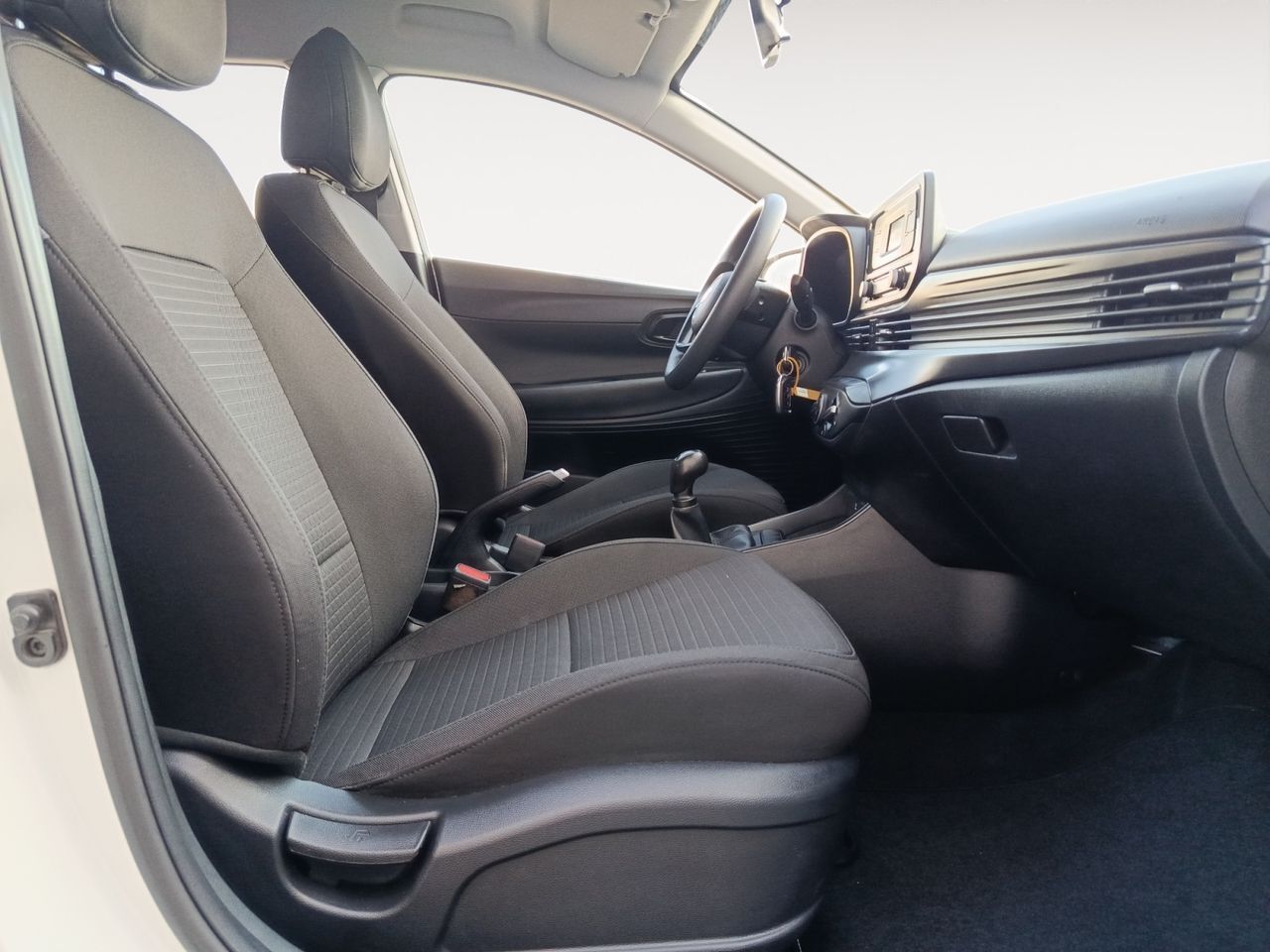 Hyundai i20 1.2 MPI Essence - foto 8