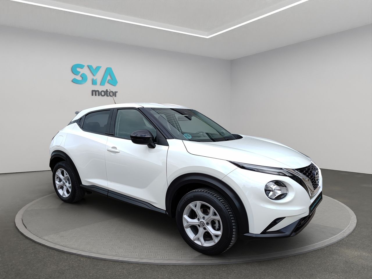 Cabecero de cama blanco moderno para venta  de segunda mano - nissan juke 2021 /