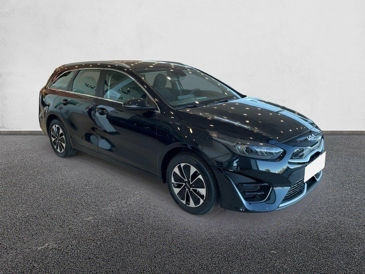 Coche hibrido con mbux  de segunda mano - kia ceed tourer 2024 /