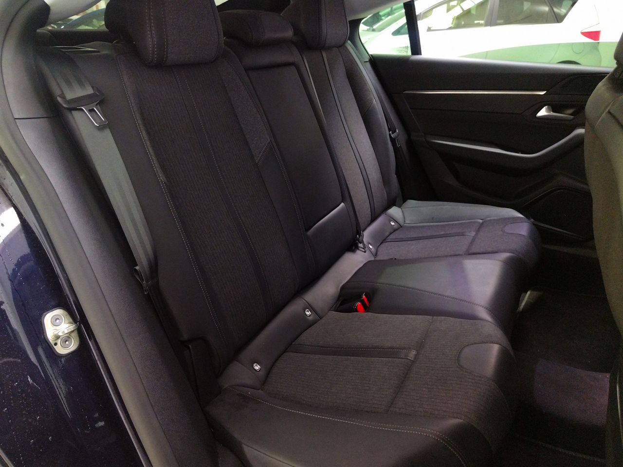 Peugeot 508 Hybrid 225 Allure Pack - foto 9