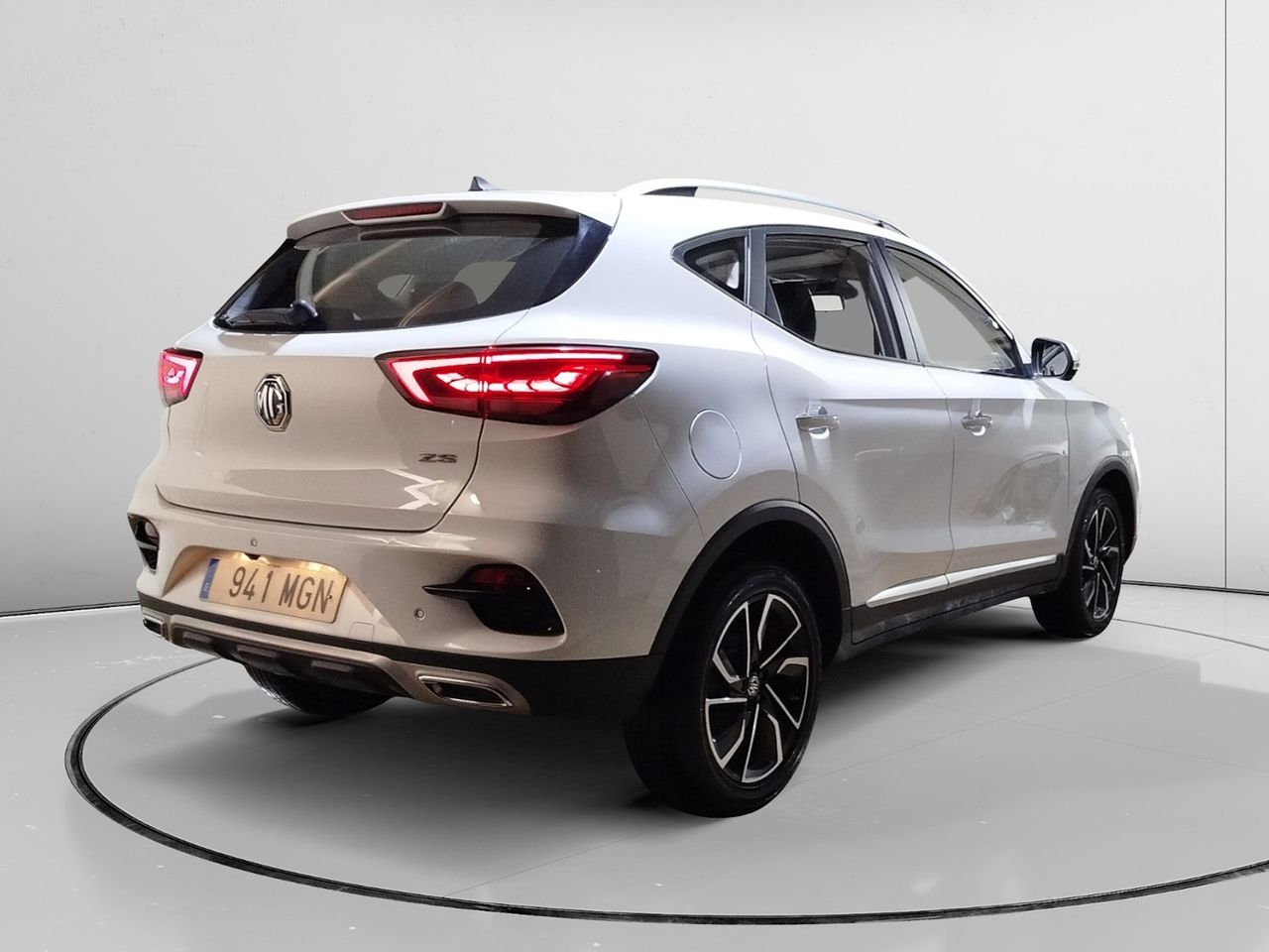 mg zs 2023 / foto grande (2)