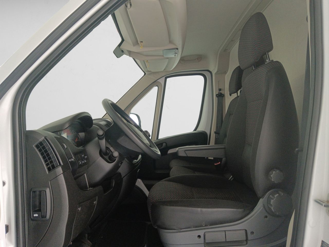 Opel Movano 2.2 Diesel 140 L2H2 - foto 8