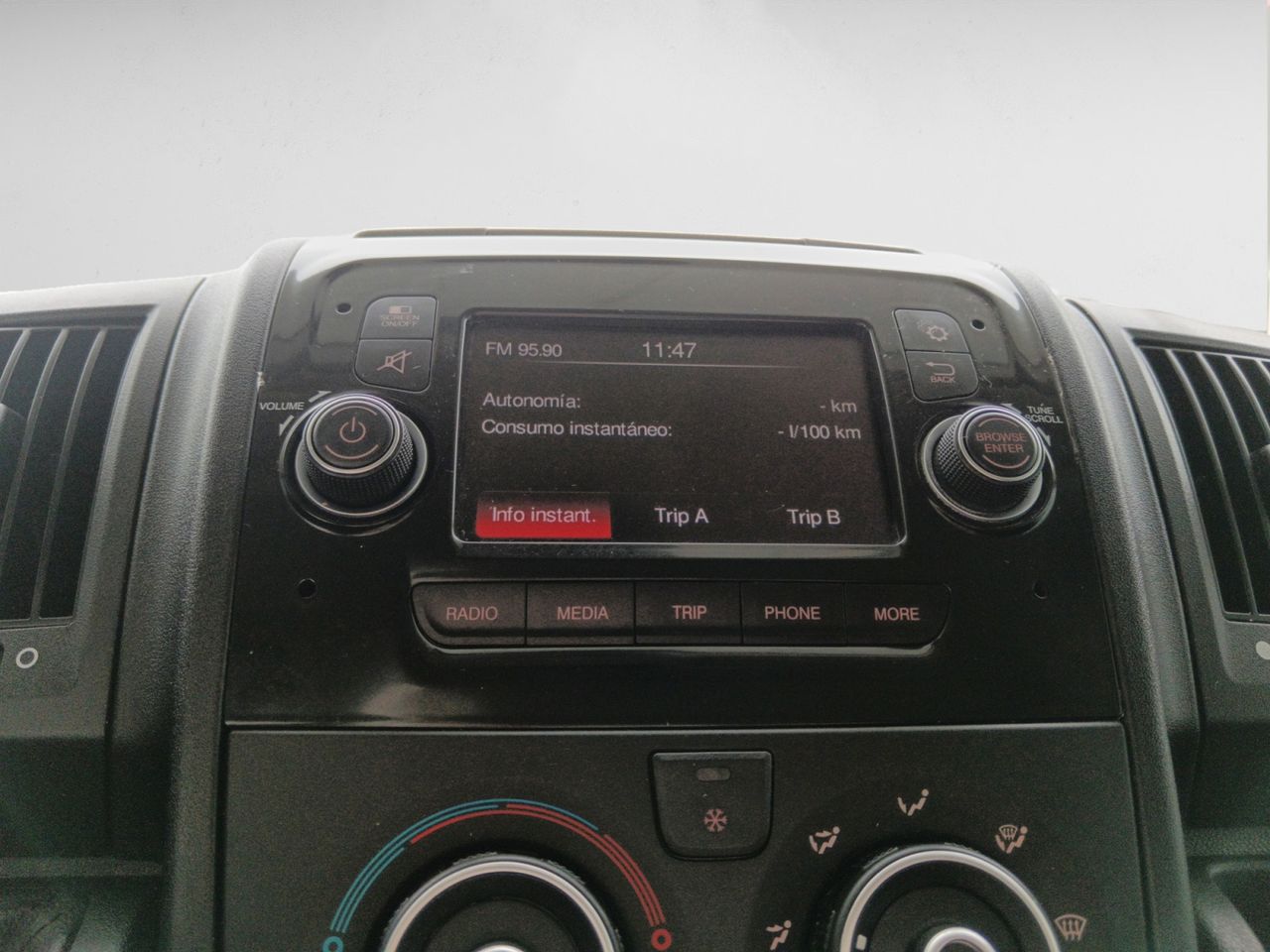 Opel Movano 2.2 Diesel 140 L2H2 - foto 14