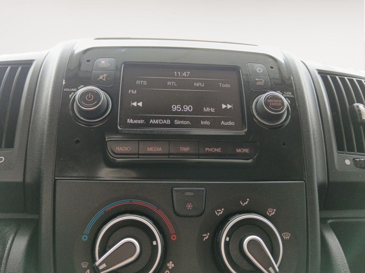 Opel Movano 2.2 Diesel 140 L2H2 - foto 12