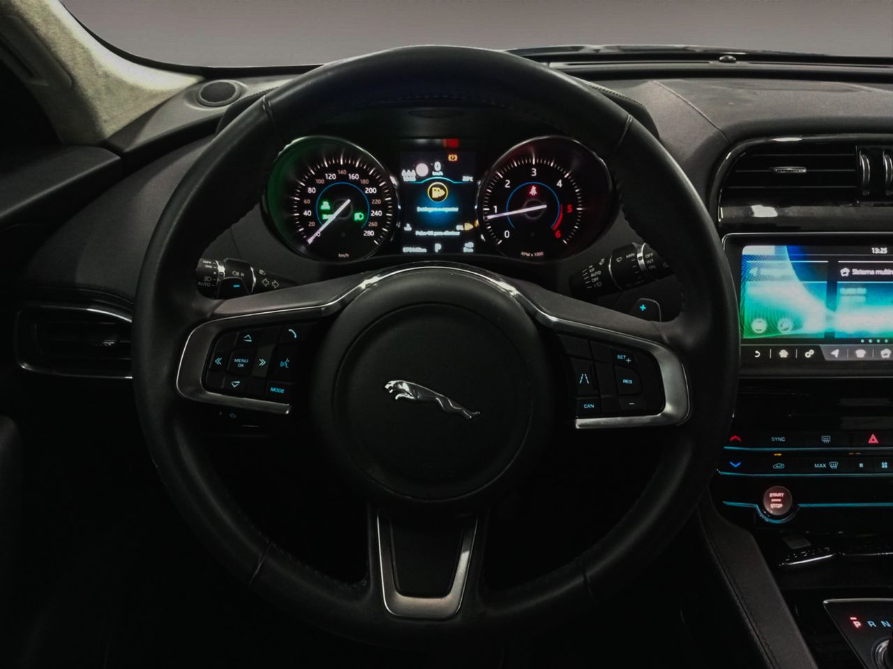 Jaguar F-Pace 20d Pure AWD - foto 8