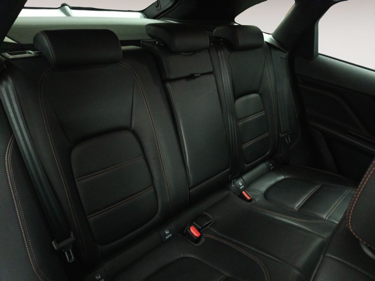 Jaguar F-Pace 20d Pure AWD - foto 10