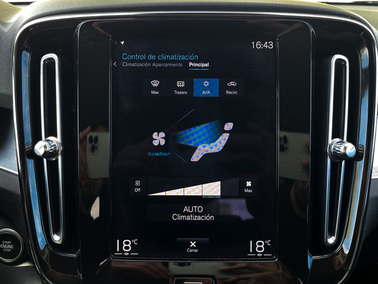 Volvo XC40 Momentum Pro 2WD - foto 19