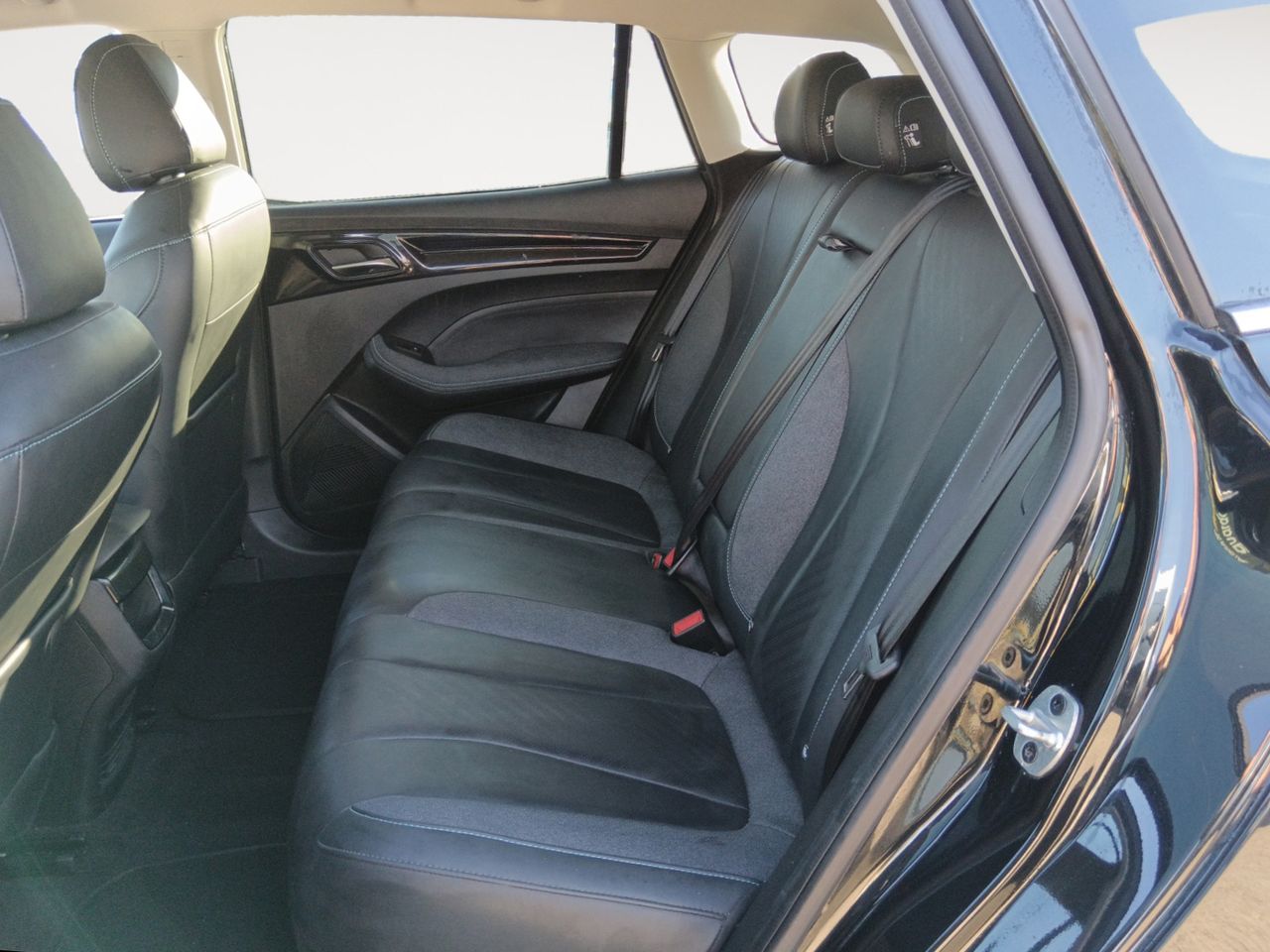 MG MG5 Luxury - foto 8