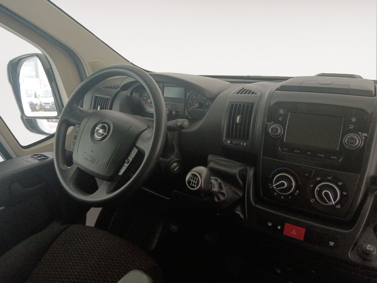 Opel Movano 2.2 Diesel 140 L2H2 - foto 8