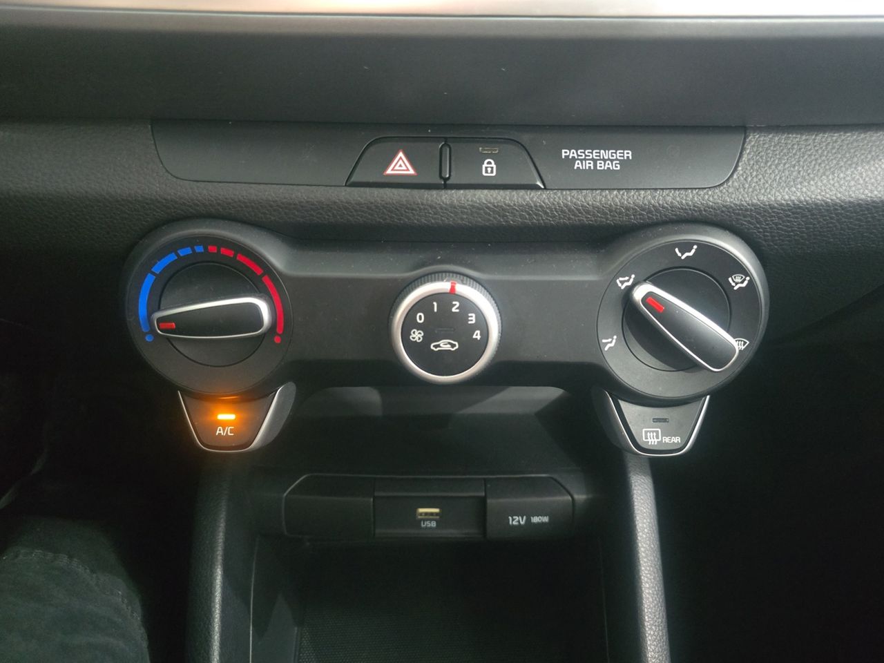 Kia Stonic Concept - foto 17