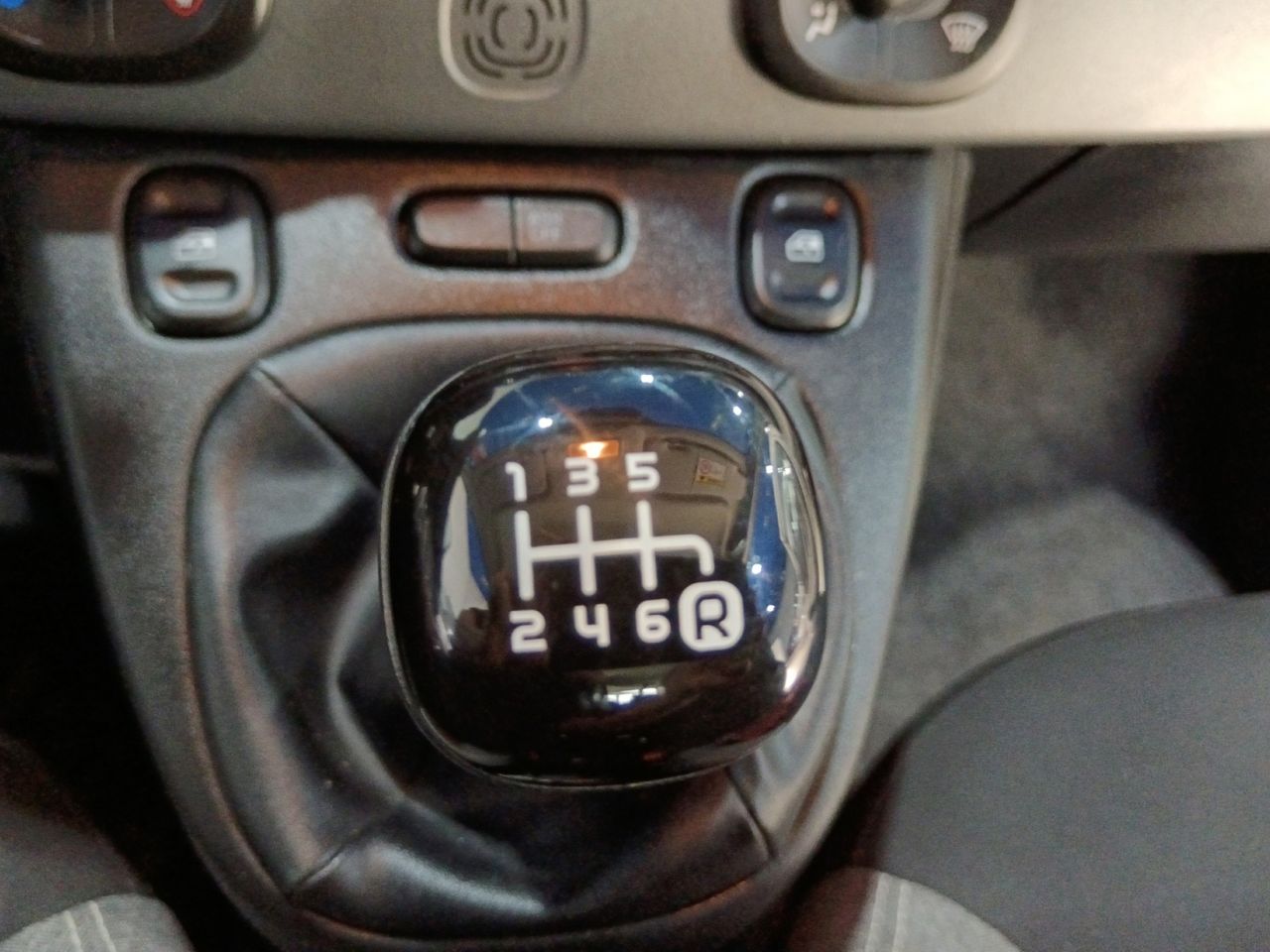 Fiat Panda 1.0 Mild Hybrid City Cross 4x2 - foto 12